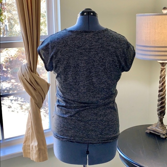 Reebok V Neck Wicking Workout Tee Size M - Picture 2 of 5